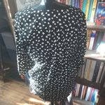 Pixley Stitchfix black and white tulip M split neck flowy blouse Size M Photo 1