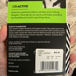 Isotoner New  Women's SmartTouch Gloves Photo 3