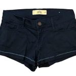 Hollister Short Short Low Rise Shorts Size 7 W28 2” Inseam Stretch Beachy Photo 0