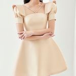 Boutique MOLLYNISTA Peony Mini Dress NWT Size S - Cream Photo 1