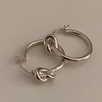 Classic hoop Minimalist knot hoops earrings small hoops earrings silver hoop earrings Photo 0