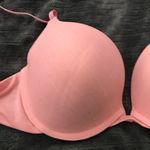 Daisy Fuentes  Pink Bra 36D Photo 6