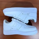 Nike NEW Air Force 1 ‘07 SE Triple White Pearl Women’s Shoe Size 8.5 Photo 2