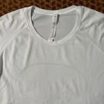 Lululemon ExCELLENT  Swiftly Tech 2.0 Long Sleeve Race Length Shirt White Size 12 Photo 2