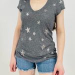 Michael Stars  boho v-neck star printed tee in gray / silver size s Photo 3