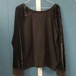 Umgee moss green sweatshirt with velvet sleeves women’s size M Photo 5