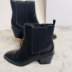 Deltan, women's Sz 9 black leather zip Photo 2