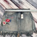 EXPRESS NWT Floral Embroidered Denim Mini Skirt $59 Photo 6