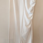 Urban Rose  white mid length skirt size womens medium Photo 0