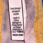 Victoria's Secret Victoria Secret  Dream Angels Chantilly Lace Plunge Bra Size 38DD Angel Pink Photo 2