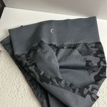 Zyia  Seamless Camo High Waist 7/8‎ Performance Leggings size large Photo 2