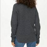 Wilfred Free Aritzia  100% Merino Wool V-Neck Sweater  Waffle Knit SZ M Photo 2