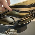 The Sak Messenger Bag Beige Khaki Purse Multiple Pockets Great Condition Photo 9