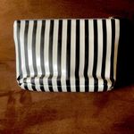 Victoria's Secret Victoria Secret’s Beauty Bag Photo 1