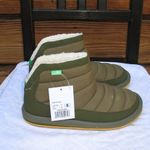 Sanuk NWT Boots Photo 2