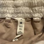 Lululemon  Hotty Hot High-Rise Short 2.5" in white size 6 Photo 1