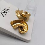 ZARA NWT ‼️ Gold-Tone Spiral Abstract Seashell Post Earrings New Sold Out Online Photo 1