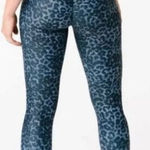Zyia Scrunchy Light N Luxe leopard print ruched 7/8 athletic leggings size 6-8 Photo 0