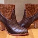 Matisse Footwear MATISSE Understated ‘Done and Dusted’ Oak Leather western Bootie Photo 4