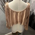 Storia 🌺 COLD SHOULDER CROPPED BEIGE BLOUSE SIZE MEDIUM🌺 Photo 3
