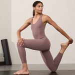 Athleta XS P Transcend 7/8 Bodysuit 7/8 Smoky Rose X-Small Petite Photo 0