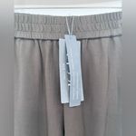 Lysse  NWT lightweight pointe pants in olive size‎ small Photo 1