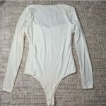 Pumiey: White Sweetheart Neckline Bodysuit Long Sleeve Photo 4