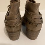 Jellypop  Stylish Tan Ankle Boots peep toe heels side zip Charli NWT booties 8.5 Photo 3