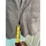 prAna  shorts‎ size 6 gray - 4 inch inseam #163 - missing button Photo 5