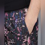 Lululemon  Women’s Om Mesh Jogger Pants Floral Sport Black Multi Size 2 Photo 4