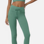 Vuori NWT  Daily Pocket Leggings in Hedge Green Photo 0
