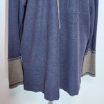 In Loom  Charcoal Gray Colorblock Oversized Waffle Knit Henley Top NWT Size Small Photo 4
