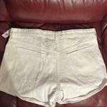 Old Navy Women's White Jean Shorts Photo 3