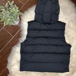 Gap black hooded puffer vest sz medium Photo 5