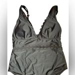 Cupshe Solid Black V-Neck One Piece Swimsuit Scalloped Wide Straps Size 1X Pad Photo 3