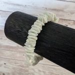 Vintage Stretch Bracelet Very Pale Green Photo 2