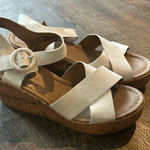 American Eagle Women’s Sandals Sz 9 1/2 White Wedge Shoes Cork. Photo 0