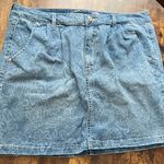 Seven7 | ladies paisley print denim skirt. Size: 16. Photo 0