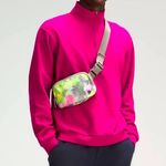 Lululemon NWT Everywhere Belt Bag HYD1/ROVR ONE SIZE Photo 1