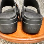Crocs Brand new with the tags size 6 Women's 208727 Brooklyn Flip
208727 Photo 3