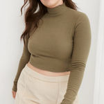 Aerie NWT Long Sleeve Cropped Mock Neck T-Shirt Photo 0