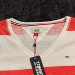 Tommy Hilfiger Women’s Tommy Jeans Tee Photo 2