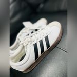 Adidas  VL COURT BASE SHOES NWT SIZE 9 women’s Photo 4