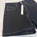 Lisa Says Gah NWT  Black Denim Embroidered Shorts, Size 4. Photo 8