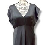 Madewell NWT Size 8 Black Satin Wide V-Neck Midi Dress NO107 Photo 3