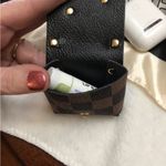 1 PC CREATIVE LEATHER FLOWER KEY CHAIN Black Photo 7