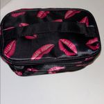 BLACK WITH PINK/RED LIP DESIGN COSMETICS CASE ZIPPER CLOSURE SMALL MIRROR INSIDE Photo 3