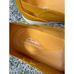 Clarks Cloudsteppers Unisex Yellow Slip-On Shoes Size 11 Casual Photo 2