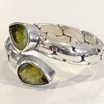 Sterling Silver Faceted Peridot Pebble Pattern Vintage Bypass Ring Sz 7 Photo 1
