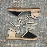 Soludos  - Women's Classic Espadrille Sandal in Black Photo 5